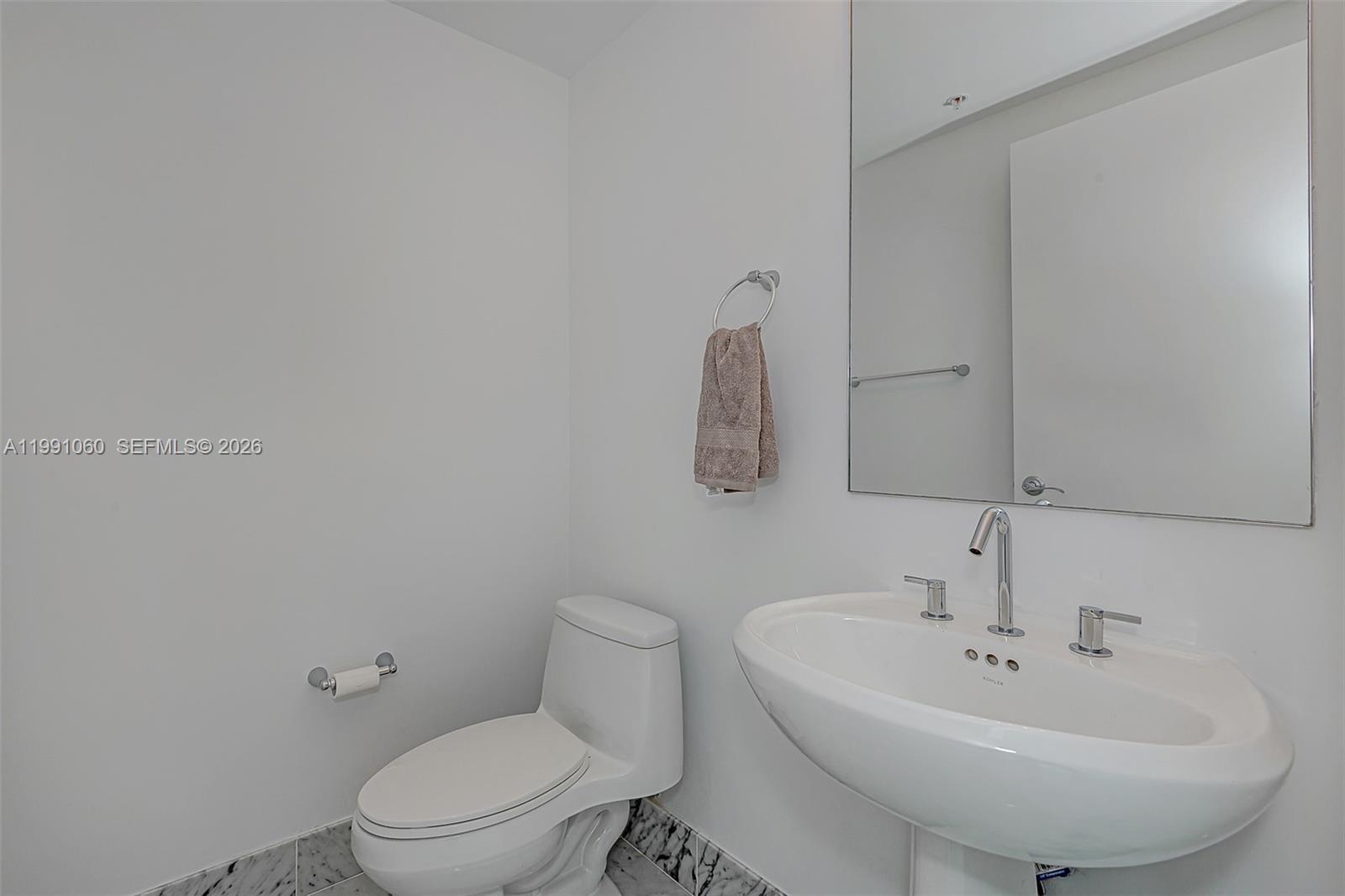 VIZCAYNE NORTH CONDO - Residential