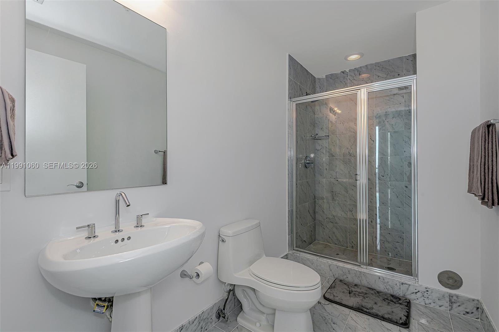 VIZCAYNE NORTH CONDO - Residential