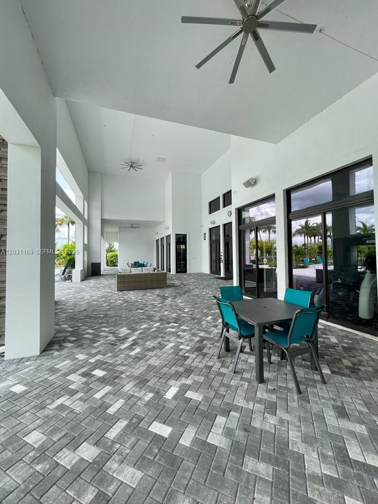 CRESTWOOD NORTH - Residential