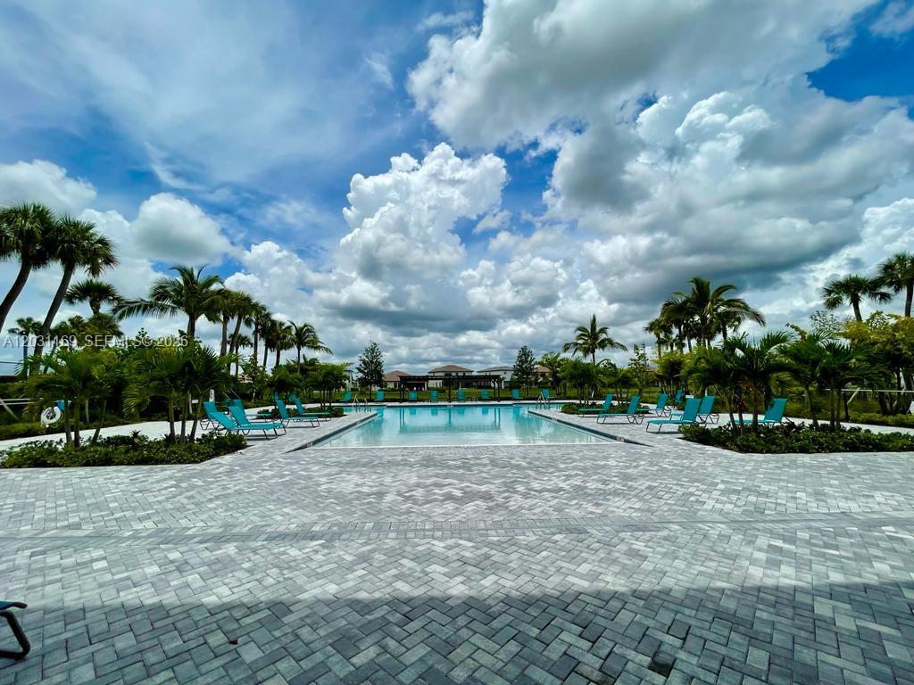 CRESTWOOD NORTH - Residential