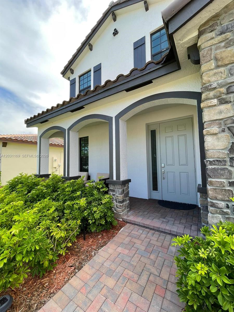 CRESTWOOD NORTH - Residential