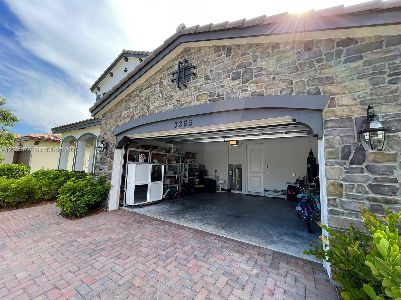 CRESTWOOD NORTH - Residential