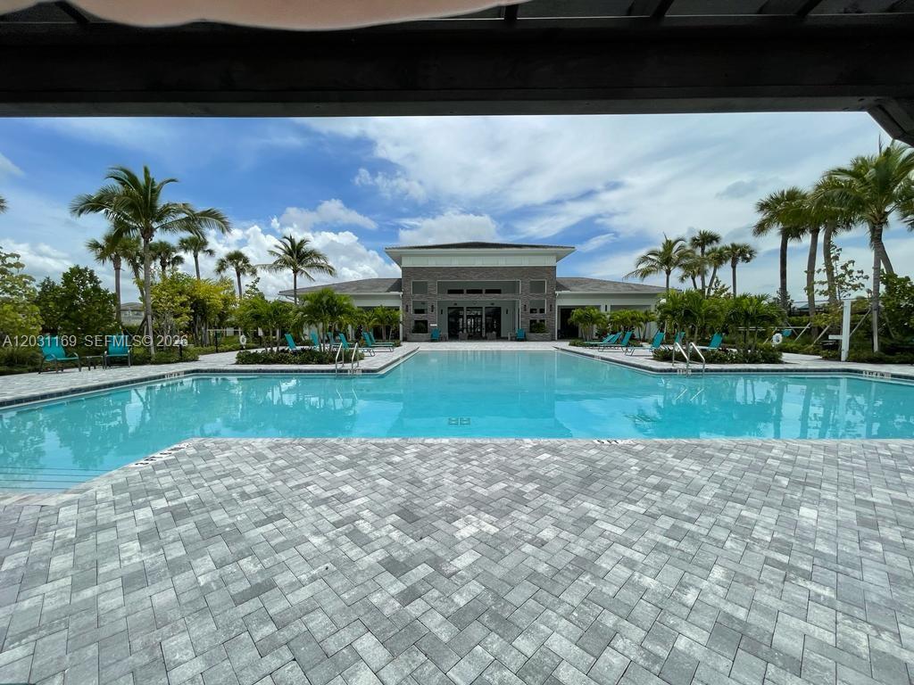 CRESTWOOD NORTH - Residential