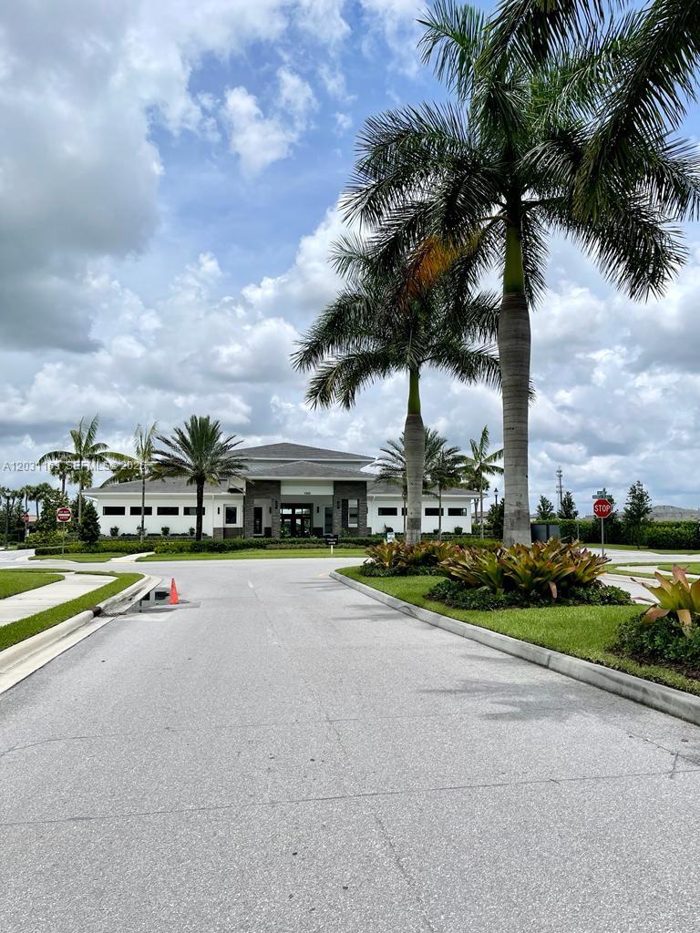 CRESTWOOD NORTH - Residential