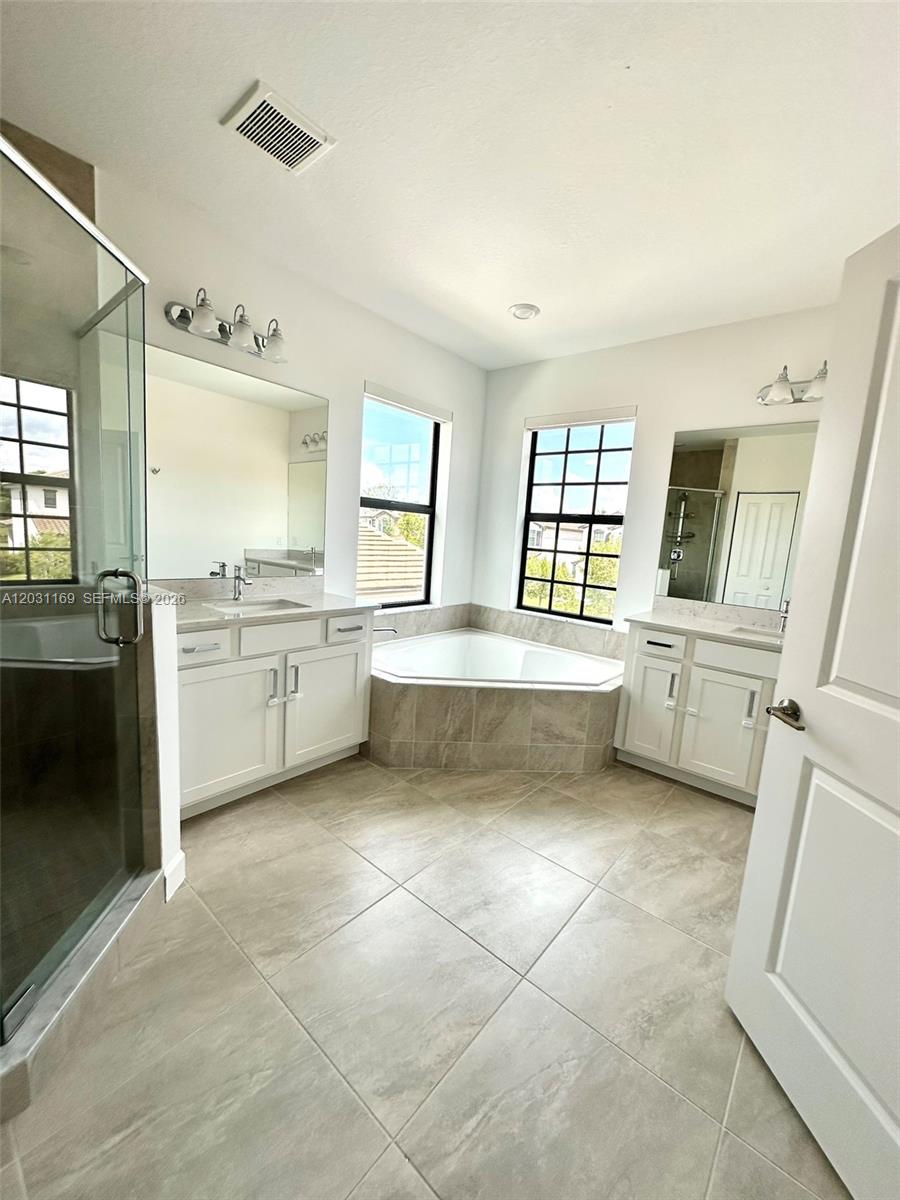 CRESTWOOD NORTH - Residential