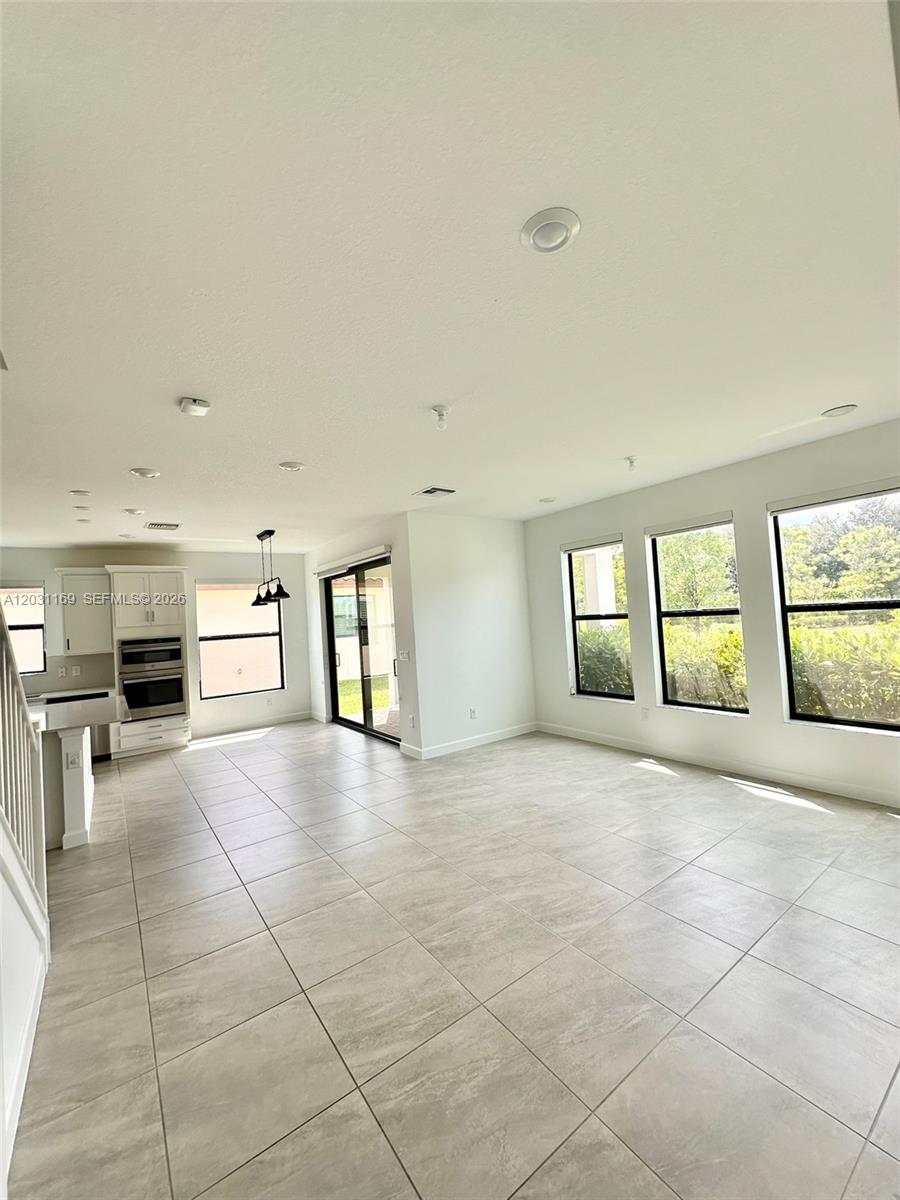 CRESTWOOD NORTH - Residential