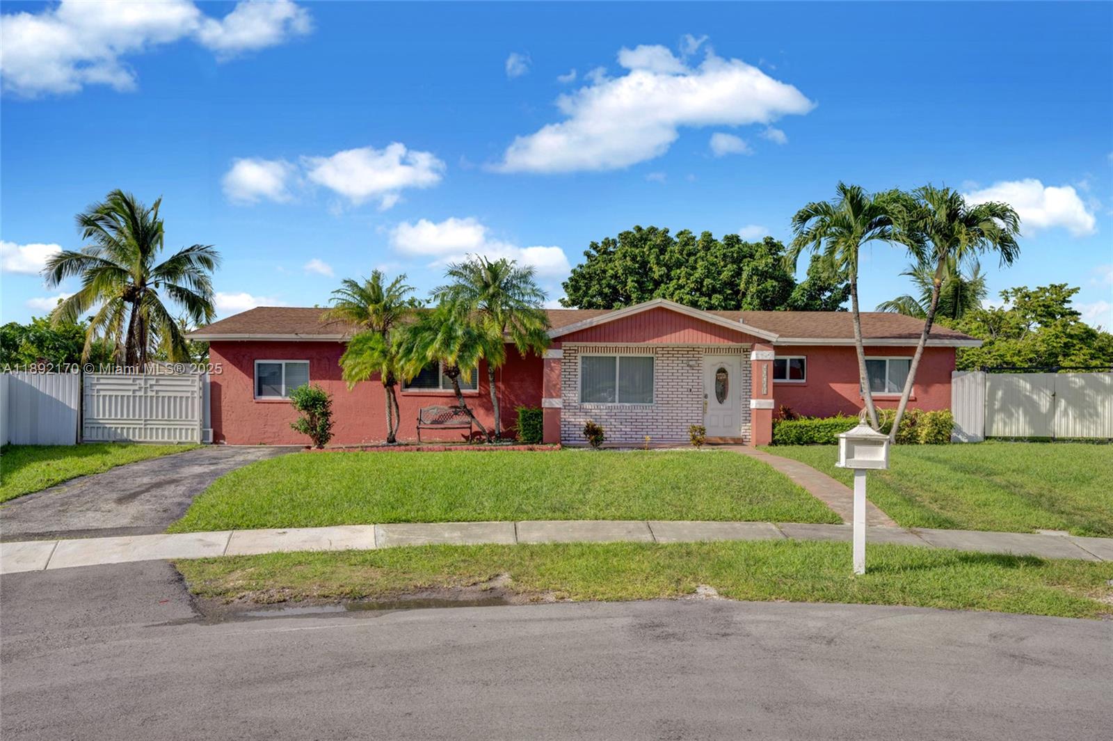 MEADOW WOOD MANOR SEC 3 - Residential Lease