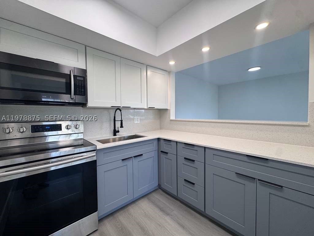 ENVOY APARTMENTS CONDOMIN - Residential
