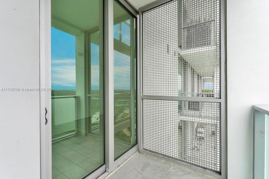 METROPICA NORTH TOWER ONE - Residential