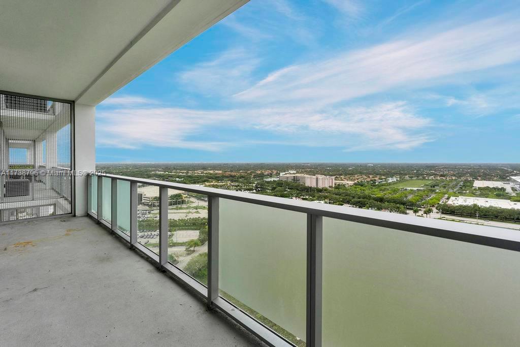 METROPICA NORTH TOWER ONE - Residential