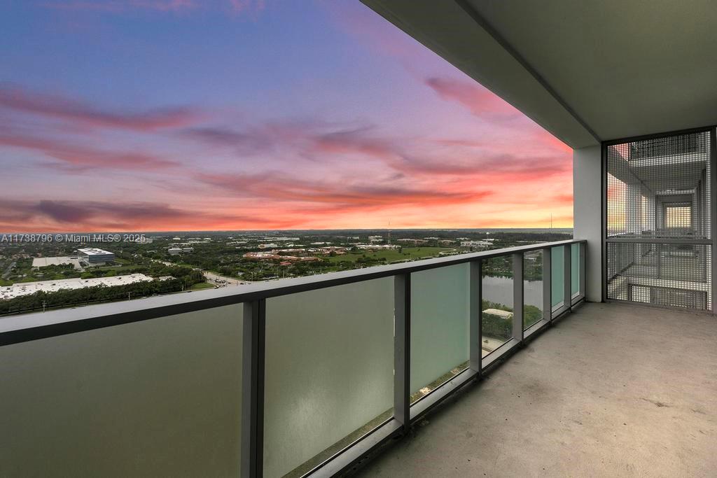 METROPICA NORTH TOWER ONE - Residential