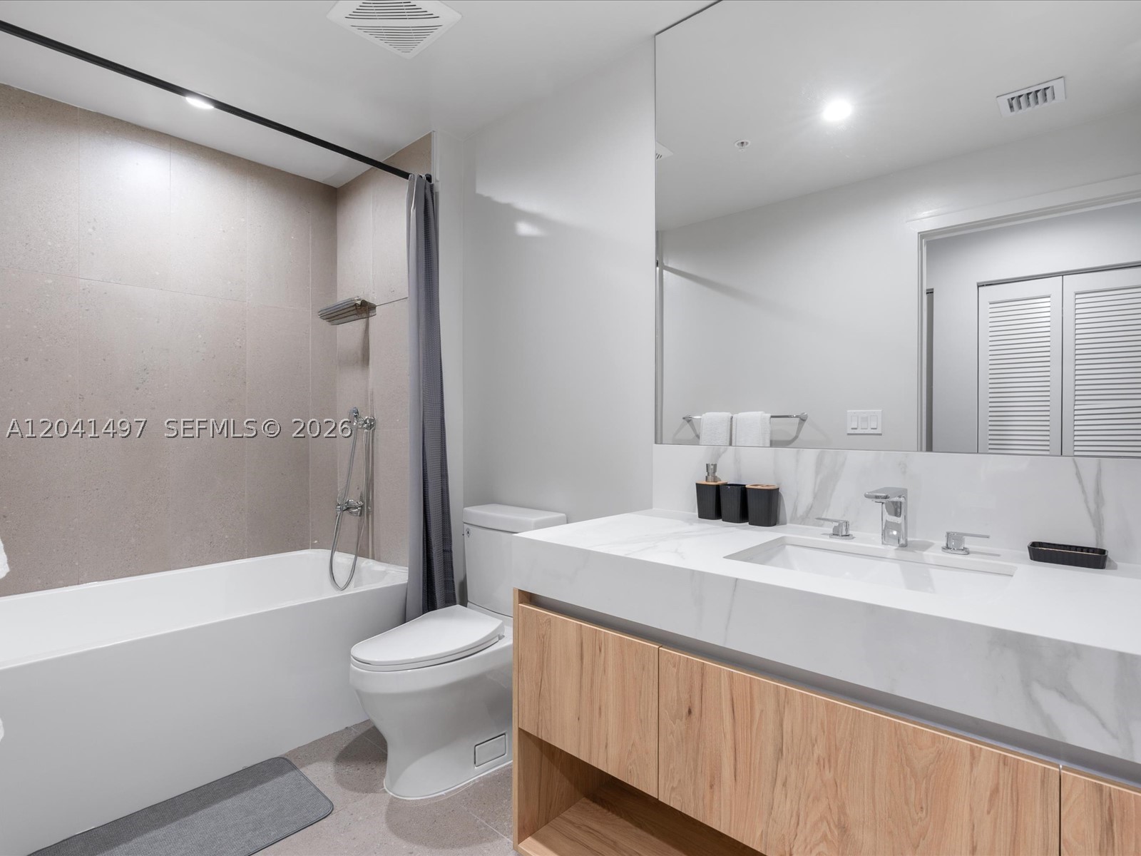 THE CROSBY MIAMI WORLDCENT - Residential