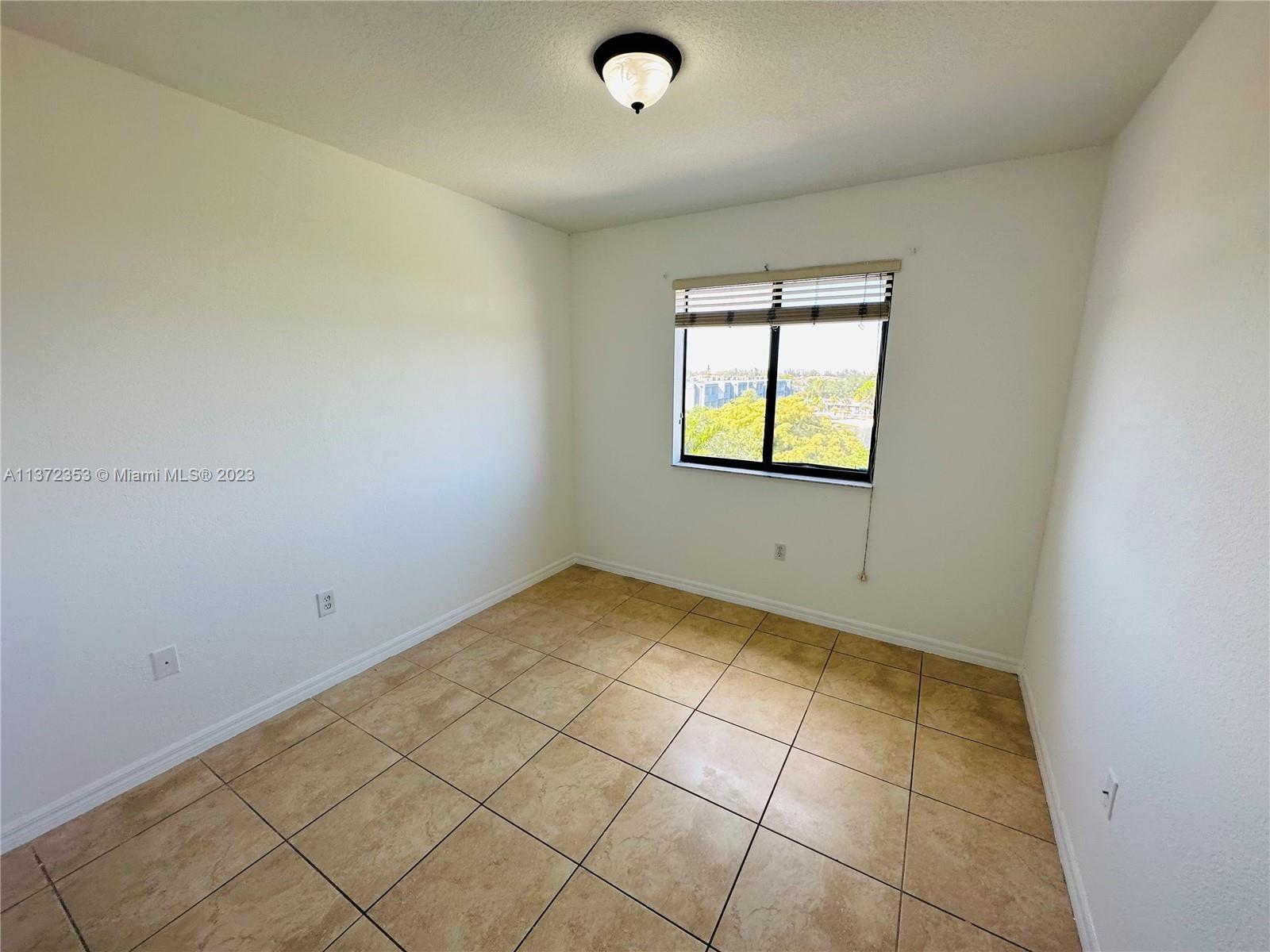 KEYSTONE COURTS CONDO - Residential Lease