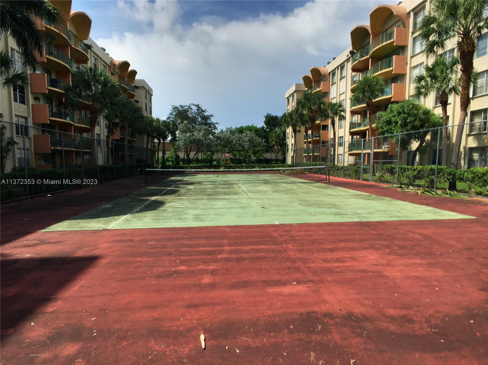 KEYSTONE COURTS CONDO - Residential Lease