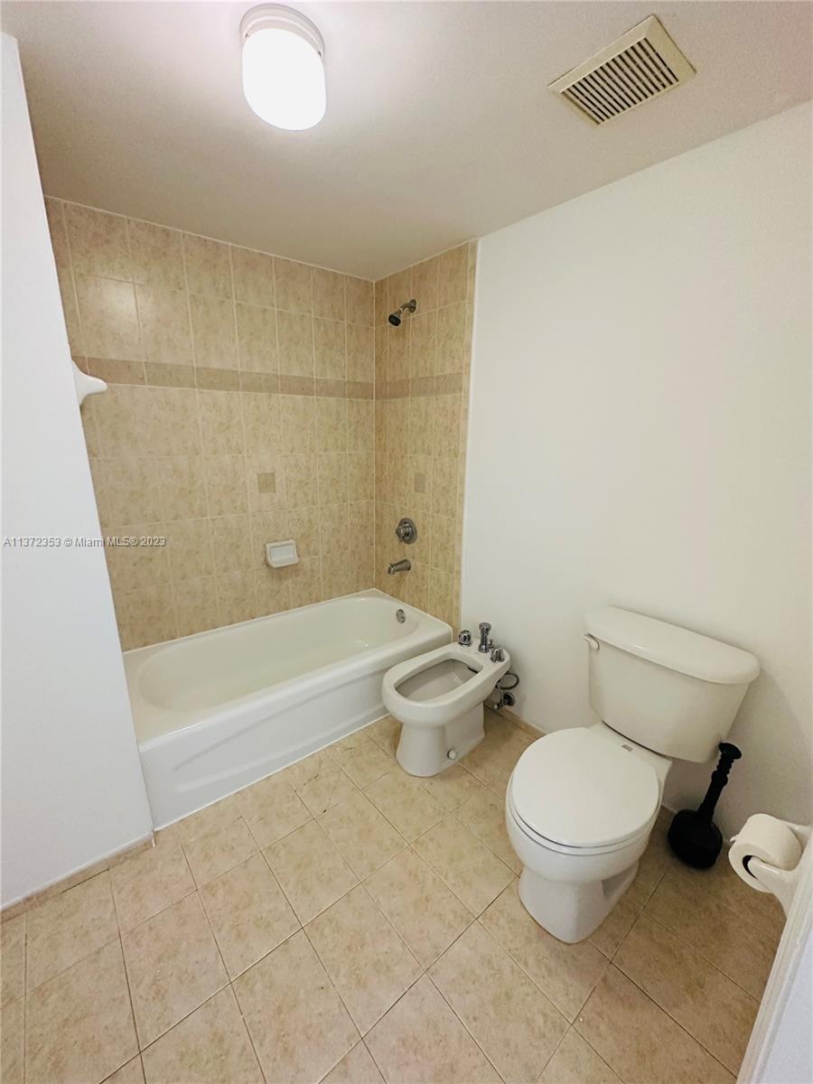 KEYSTONE COURTS CONDO - Residential Lease