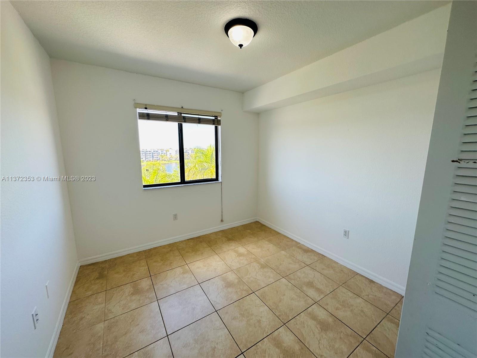 KEYSTONE COURTS CONDO - Residential Lease