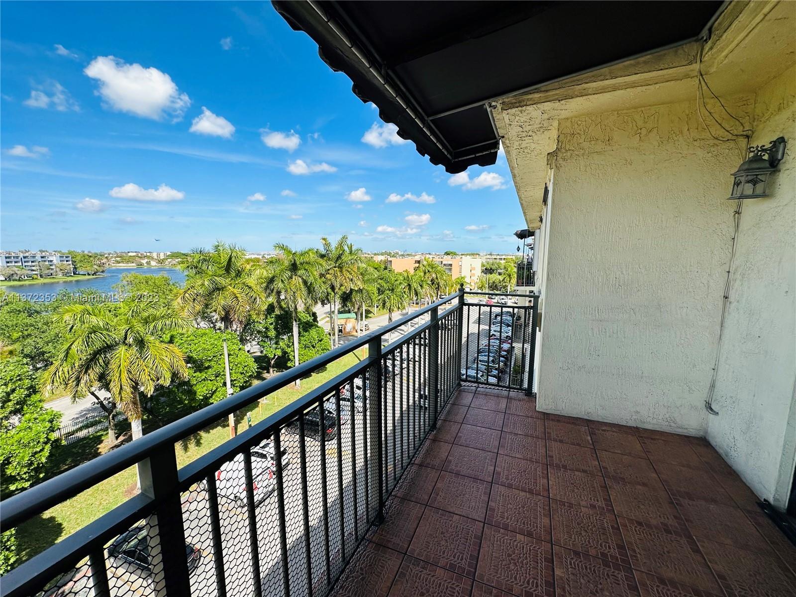 KEYSTONE COURTS CONDO - Residential Lease