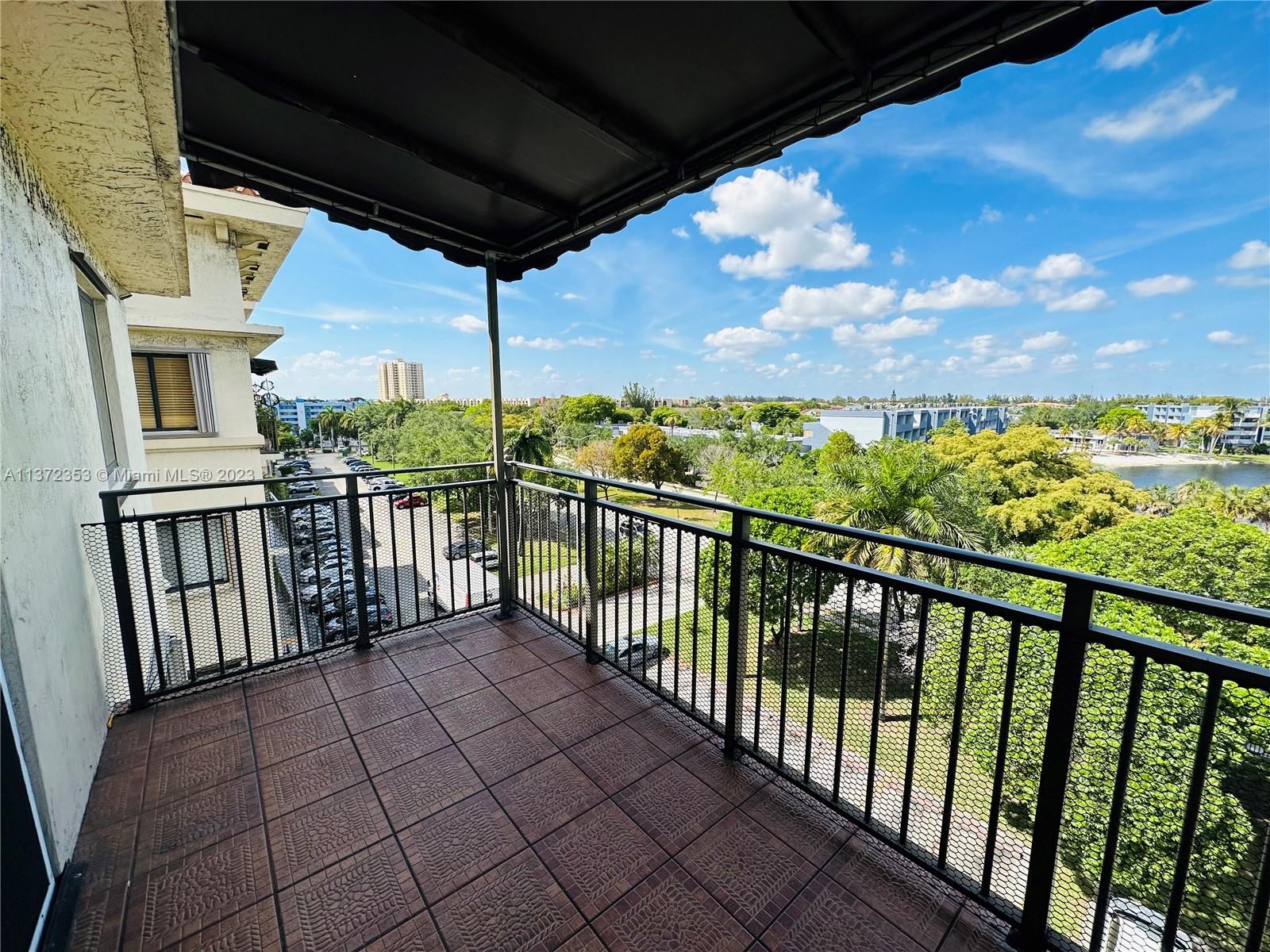 KEYSTONE COURTS CONDO - Residential Lease