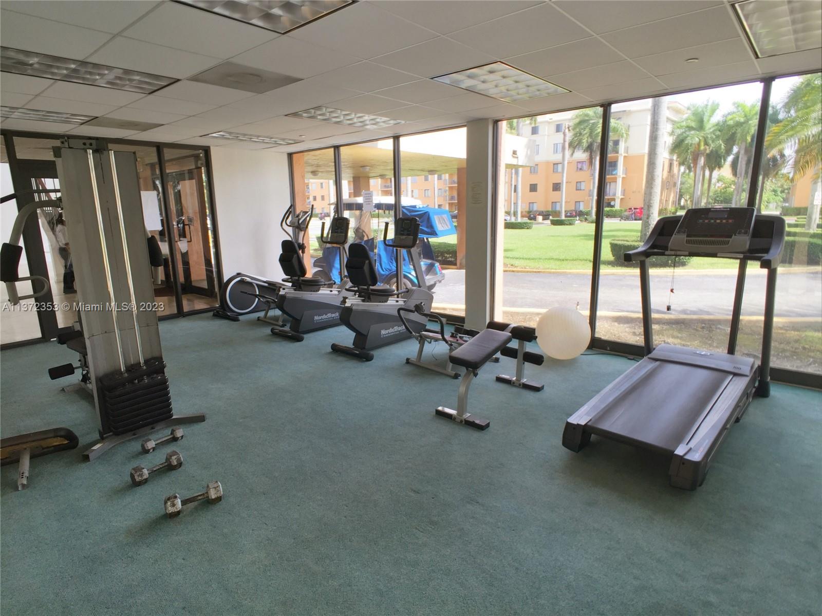KEYSTONE COURTS CONDO - Residential Lease