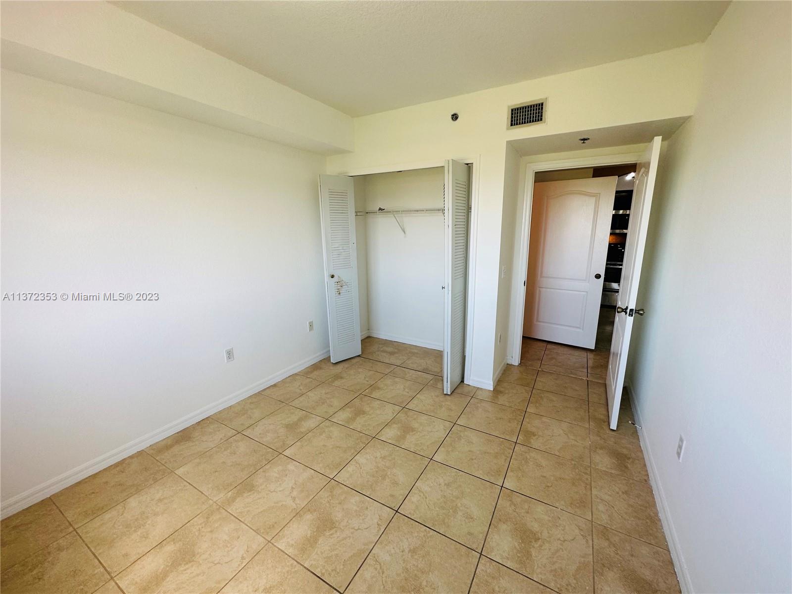 KEYSTONE COURTS CONDO - Residential Lease