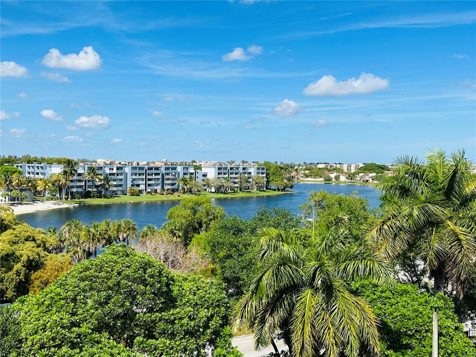 KEYSTONE COURTS CONDO - Residential Lease
