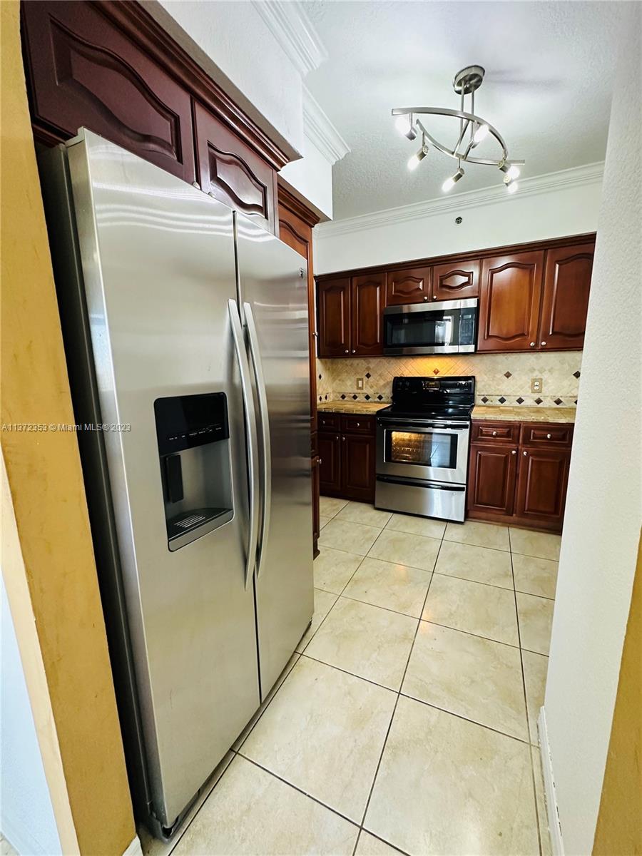 KEYSTONE COURTS CONDO - Residential Lease
