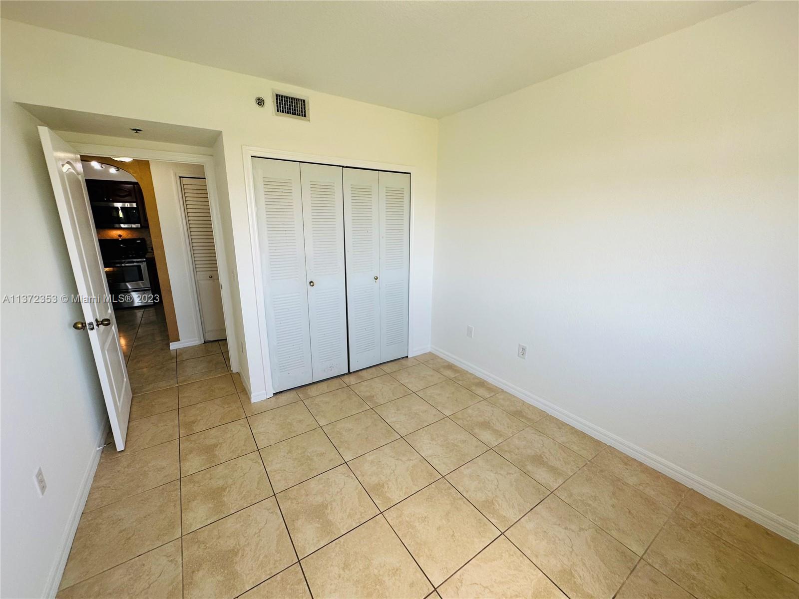 KEYSTONE COURTS CONDO - Residential Lease