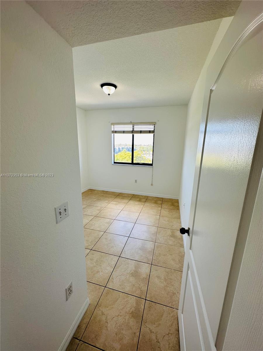 KEYSTONE COURTS CONDO - Residential Lease
