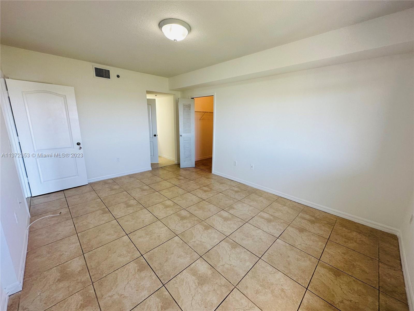 KEYSTONE COURTS CONDO - Residential Lease