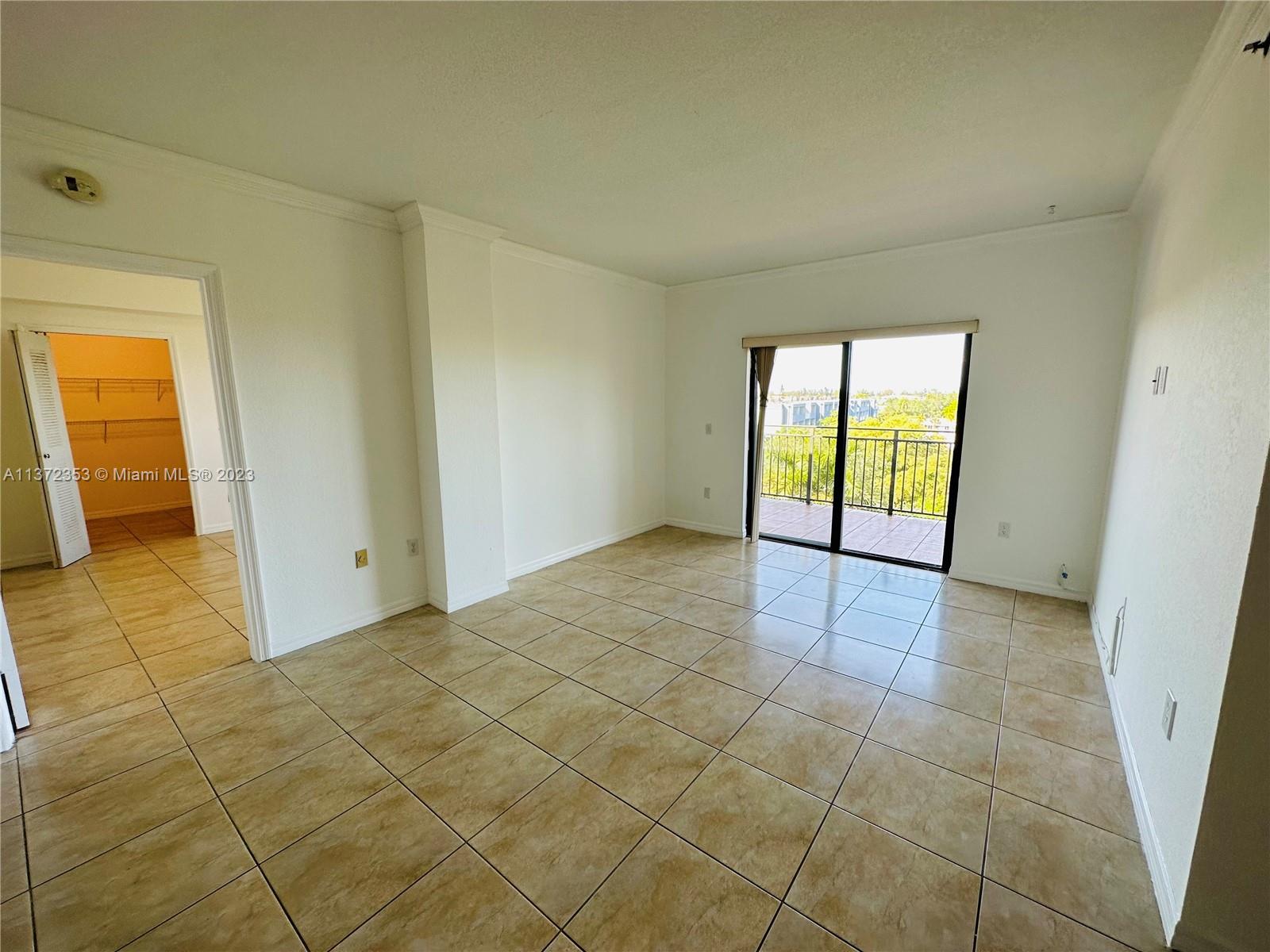 KEYSTONE COURTS CONDO - Residential Lease