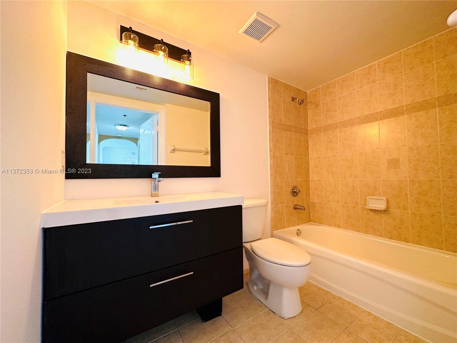 KEYSTONE COURTS CONDO - Residential Lease