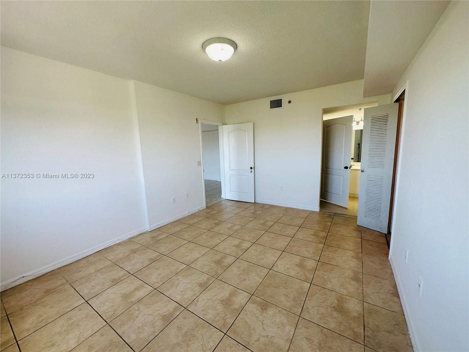 KEYSTONE COURTS CONDO - Residential Lease