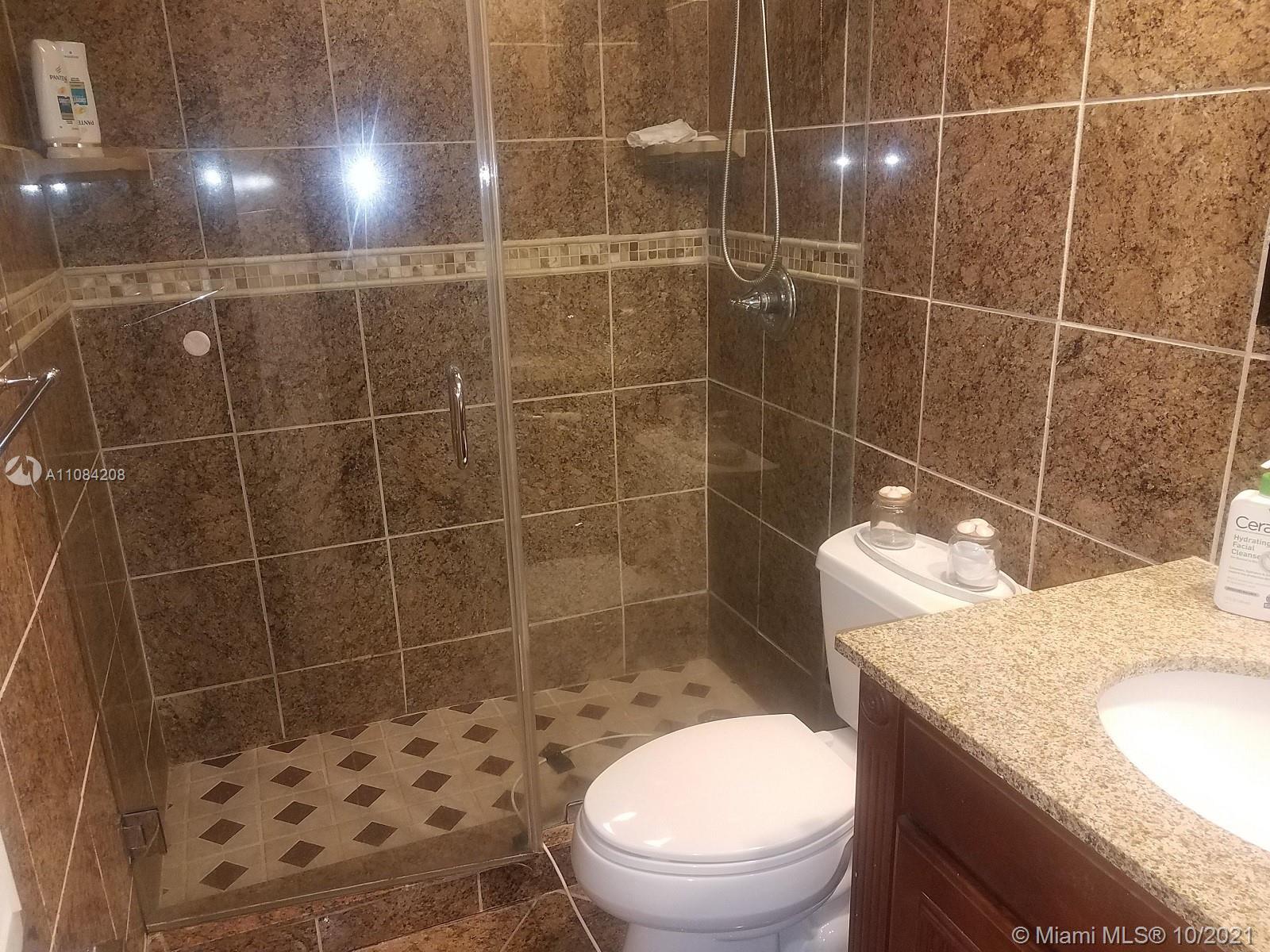 LEISURE HOUSE CONDO - Residential