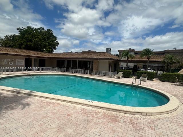 ARROWHEAD CONDO NO VII - Residential