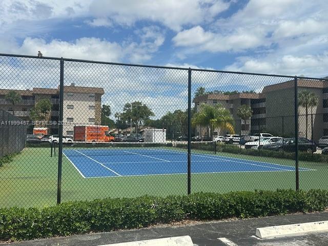 ARROWHEAD CONDO NO VII - Residential