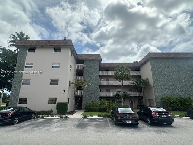 ARROWHEAD CONDO NO VII - Residential
