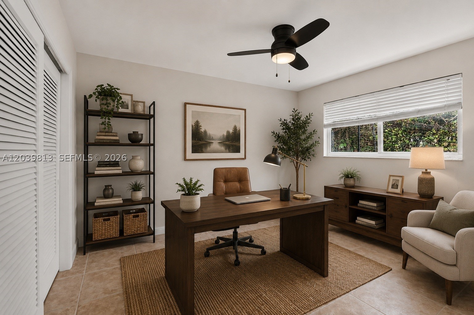 HOLLYWOOD HILLS - Residential