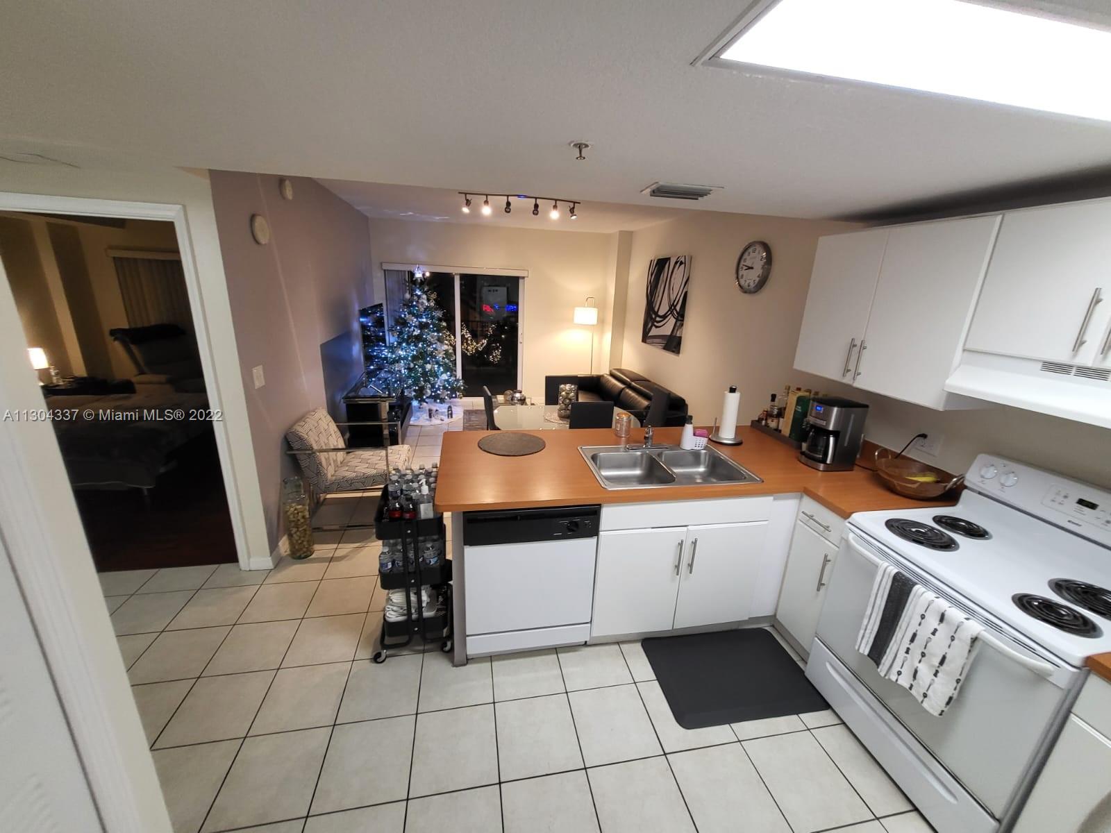 EMERALD PLAZA ON CORAL WA - Residential