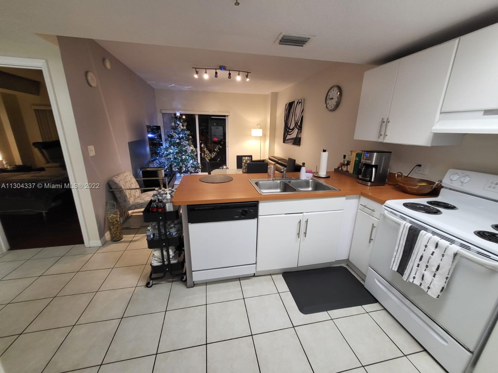 EMERALD PLAZA ON CORAL WA - Residential
