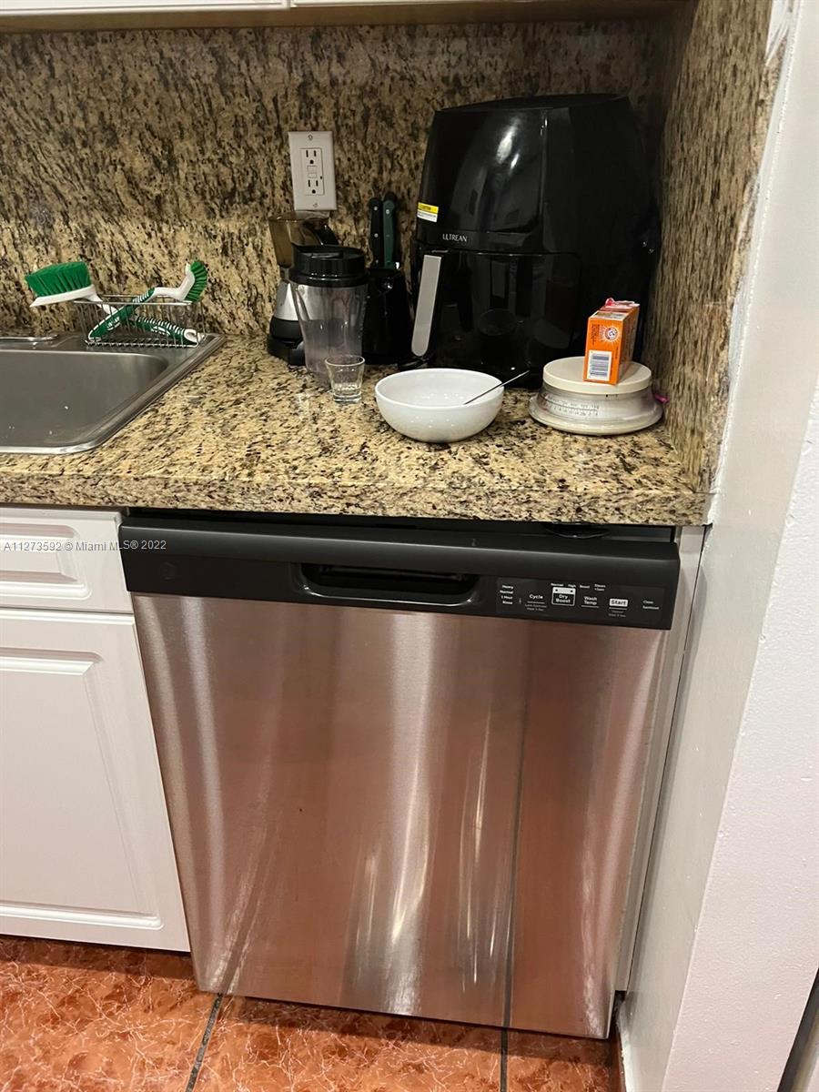 PORTUGAL TOWERS CONDO - Residential Lease