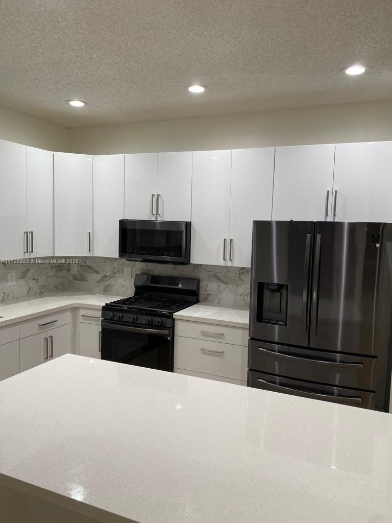 PEMBROKE FALLS PHASE 6 - Residential Lease