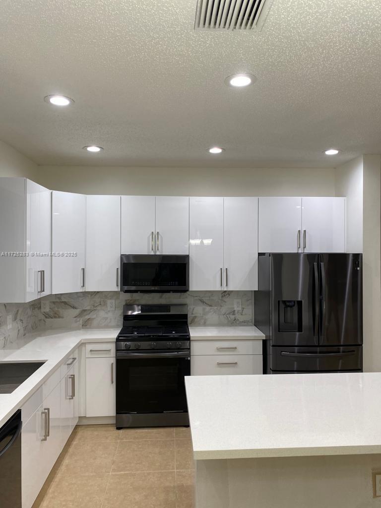 PEMBROKE FALLS PHASE 6 - Residential Lease