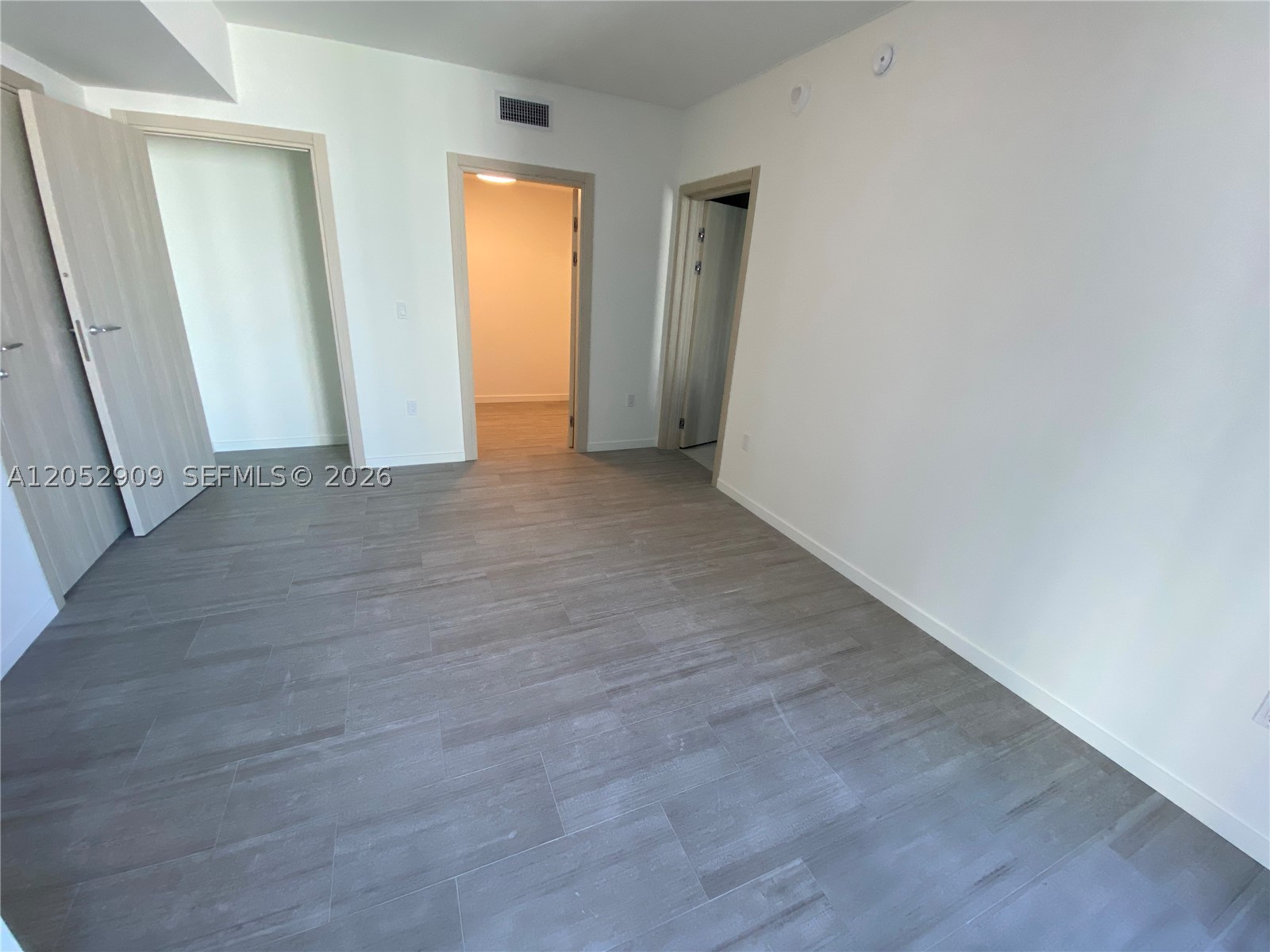 1000 BRICKELL AVENUE CONDO - Residential Lease