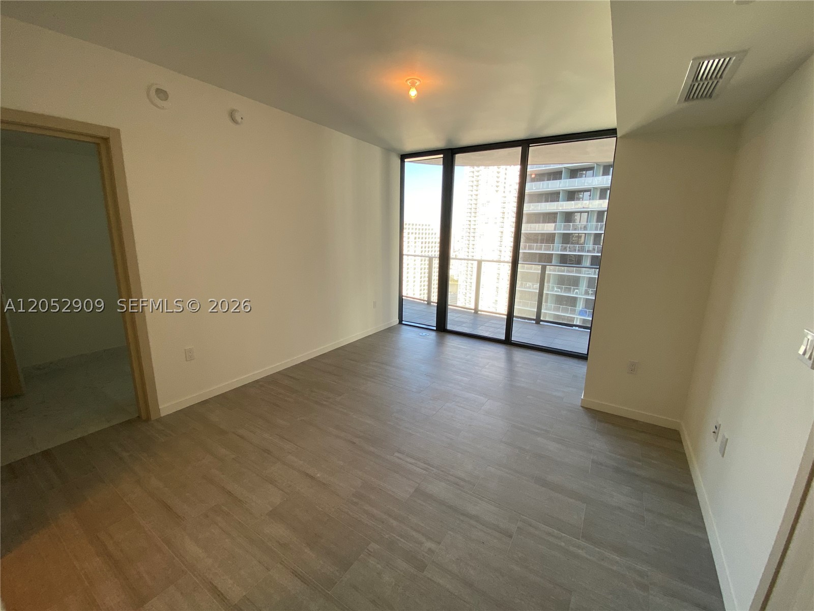 1000 BRICKELL AVENUE CONDO - Residential Lease