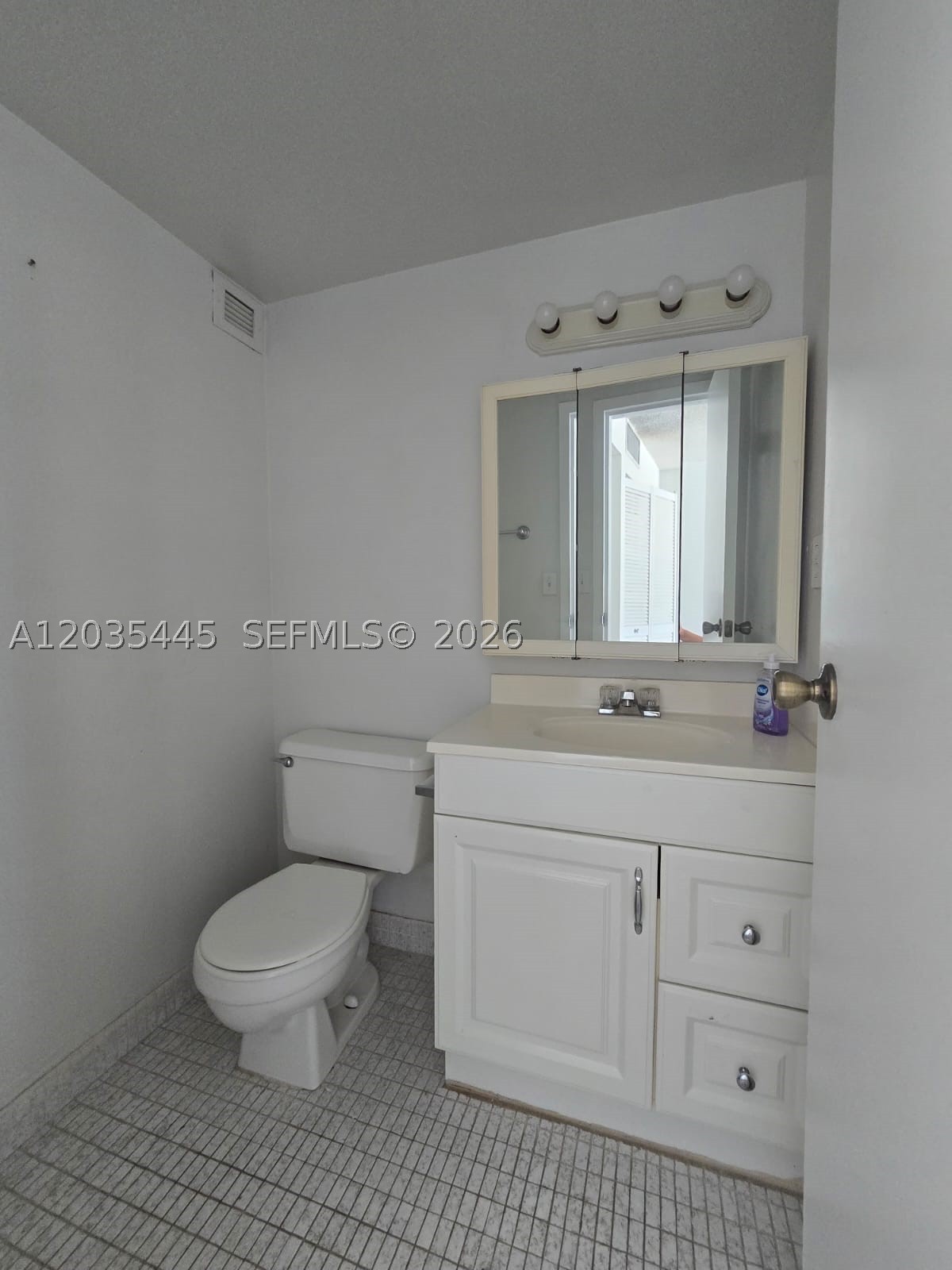 PLAZA OF AMERICAS CONDO P - Residential Lease