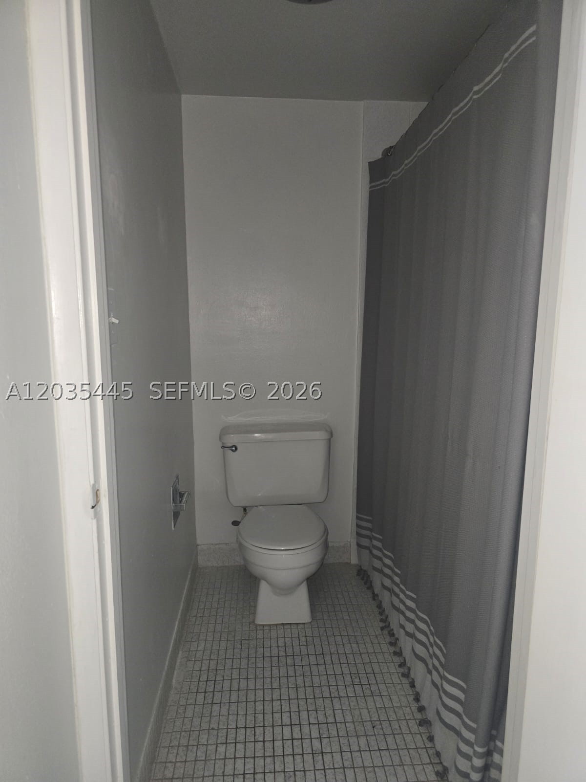 PLAZA OF AMERICAS CONDO P - Residential Lease