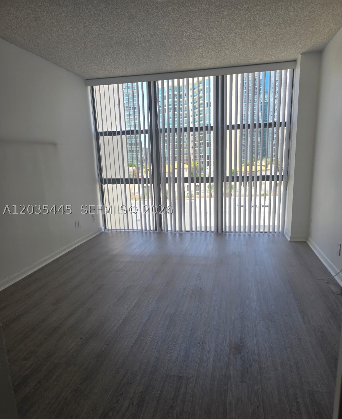 PLAZA OF AMERICAS CONDO P - Residential Lease
