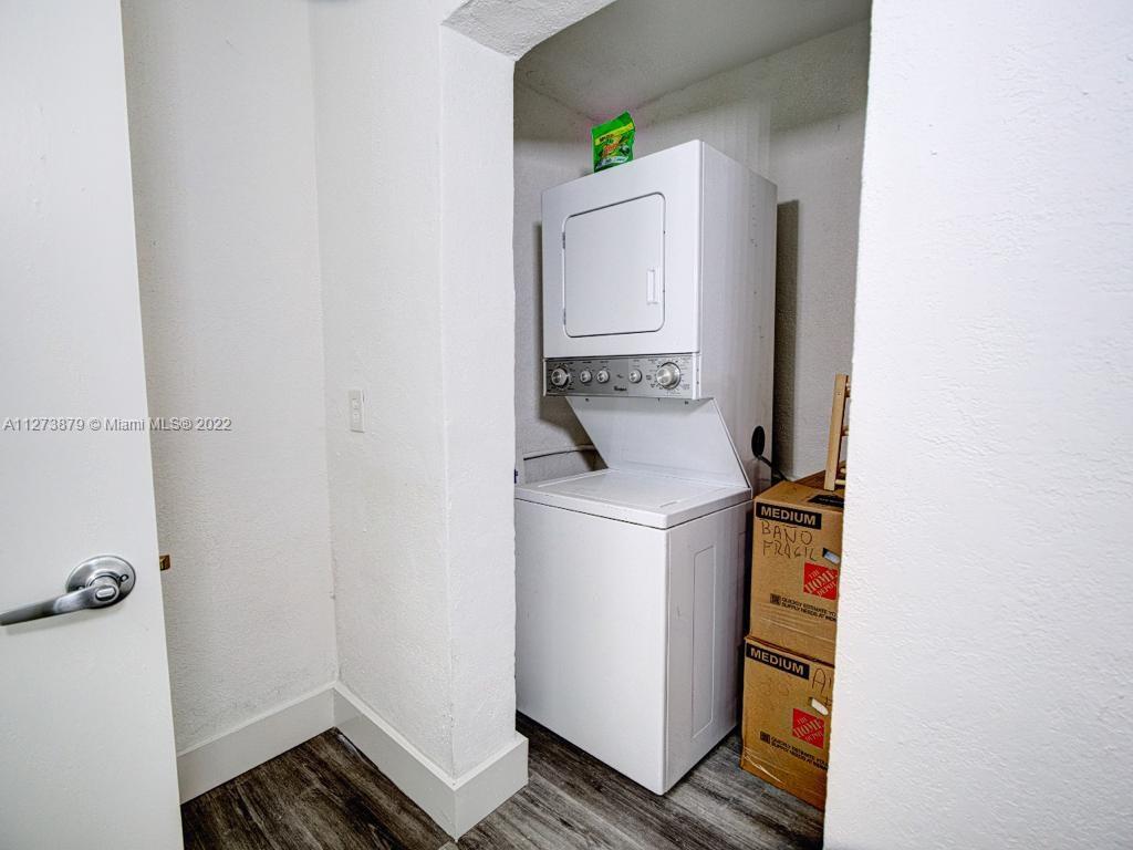 CRESTWOOD - Residential Lease