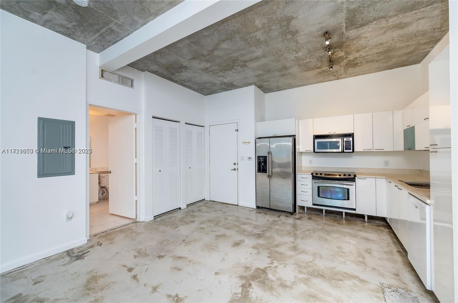 THE LOFT DOWNTOWN CONDO - Residential Lease