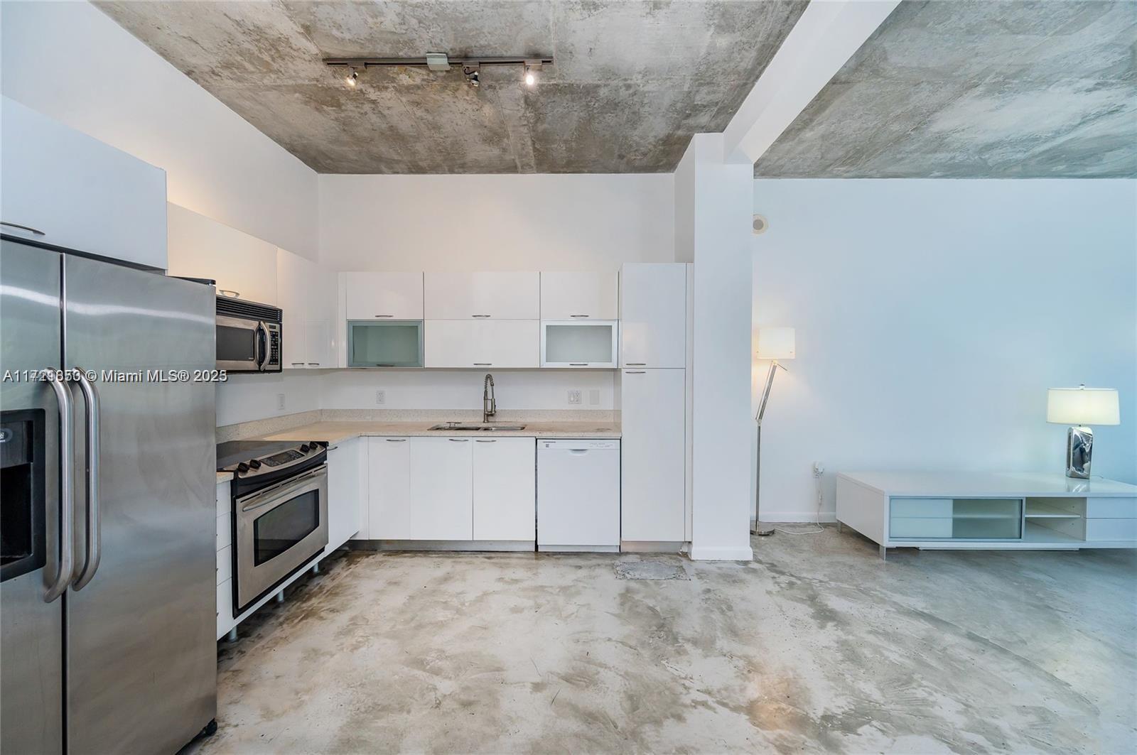 THE LOFT DOWNTOWN CONDO - Residential Lease